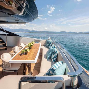 Yesenia yacht exterior 4