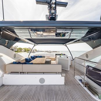 Bazinga yacht interior 3