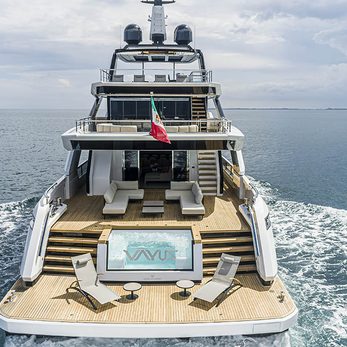 Vayus yacht exterior 5