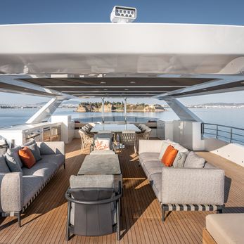 Mitan yacht interior 3