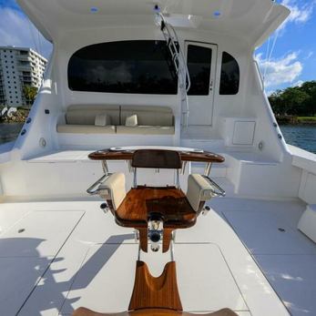 Lamplighter yacht exterior 3