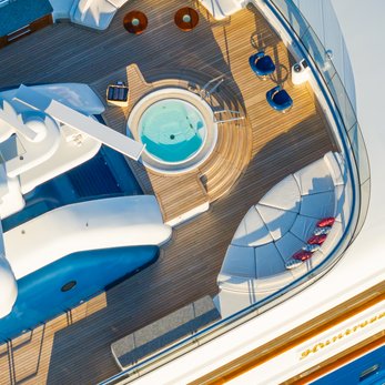 Huntress yacht interior 3