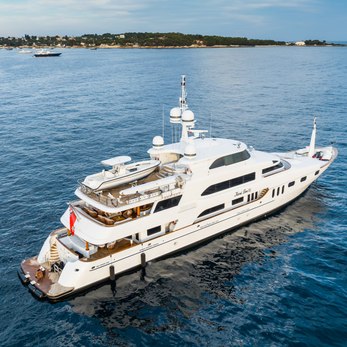 Keri Lee III yacht exterior 4