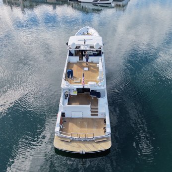 Burning Daylight yacht exterior 5