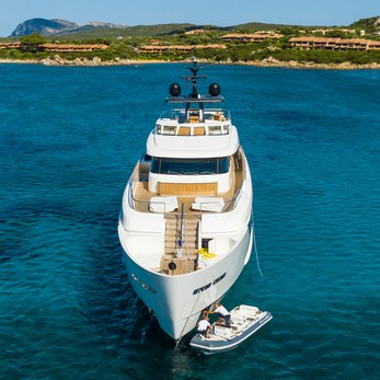 Penta yacht exterior 2