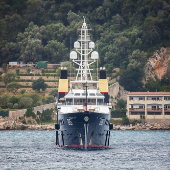 Sherpa yacht exterior 3