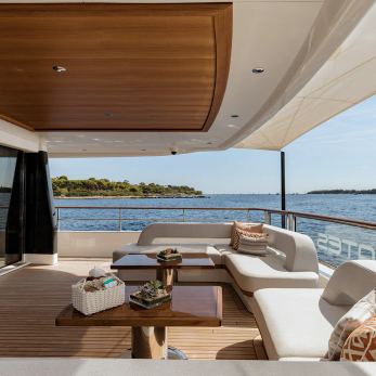 Dutch yacht exterior 4