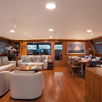 Fivea yacht interior 5