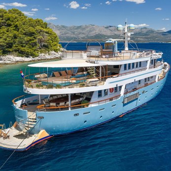 Donna Del Mare yacht exterior 5