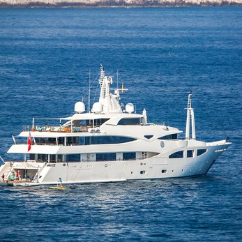 Aifer yacht exterior 3