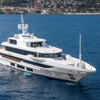 Surpina yacht exterior 2