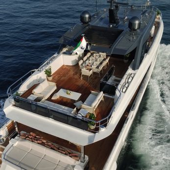 L'Onda yacht exterior 4