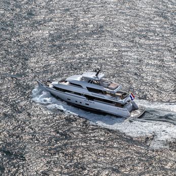 Ad Astra yacht exterior 4