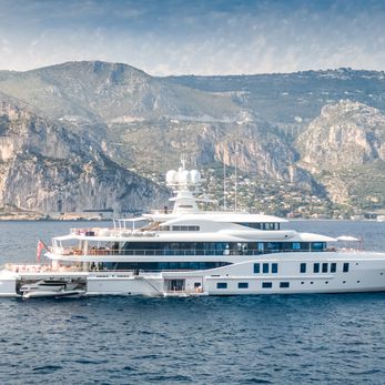 Synthesis yacht exterior 4