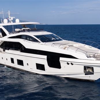 Ana yacht exterior 36