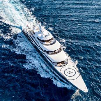 Symphony yacht exterior 3