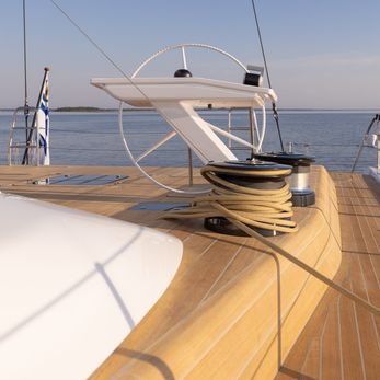 DreamCatcher yacht exterior 4