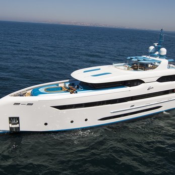 Elada yacht exterior 2