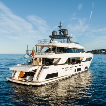 Frangelo yacht exterior 3