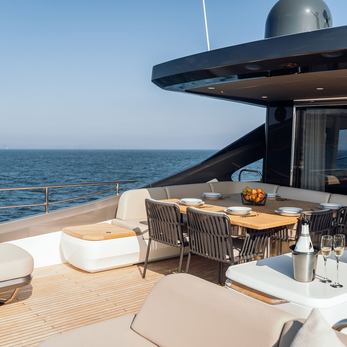 Chase yacht exterior 3