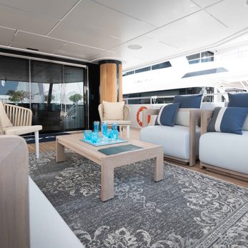 Sandbank yacht interior 4