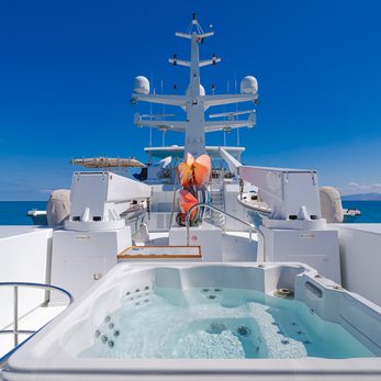 Huracan yacht exterior 152