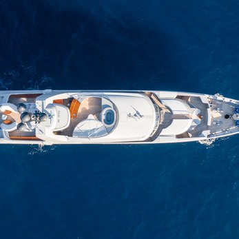 Vibrance yacht exterior 4