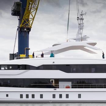 Pa’lante yacht exterior 4