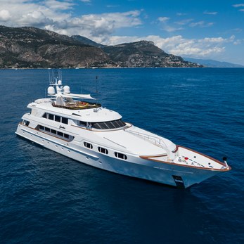 Grandeur yacht exterior 2