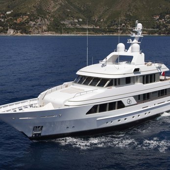 GO yacht exterior 4