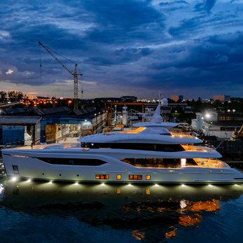 Miss Leen yacht exterior 5