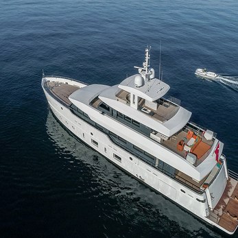 K yacht exterior 4