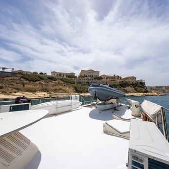 Kalani yacht exterior 16