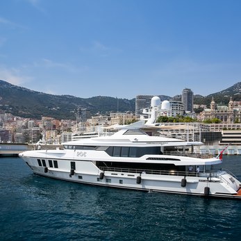 Rasha yacht exterior 3