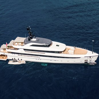 Alchemist yacht exterior 3