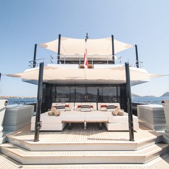 Fox yacht exterior 3