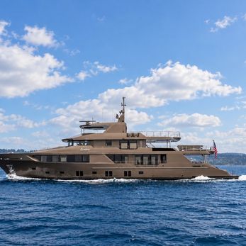 Zembra yacht exterior 3