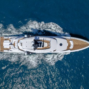 Amor a Vida yacht exterior 4