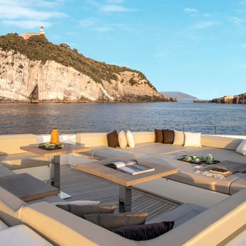 MiBaDi yacht exterior 2