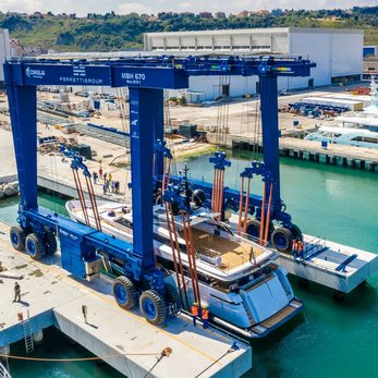 Campari yacht exterior 5