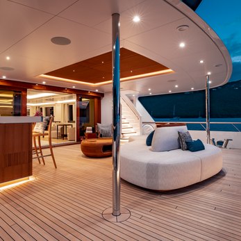 Juneluck yacht interior 4