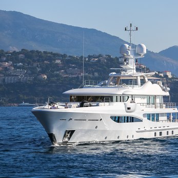 Spirit yacht exterior 2