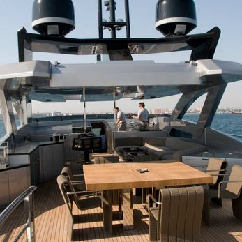 Tee-Dje yacht exterior 2