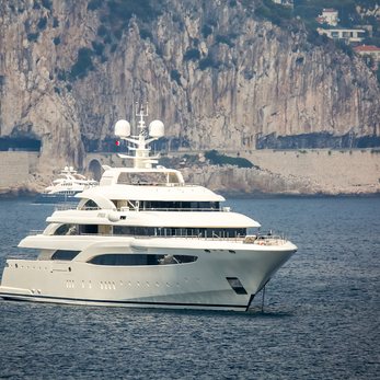 O'Ptasia yacht exterior 3