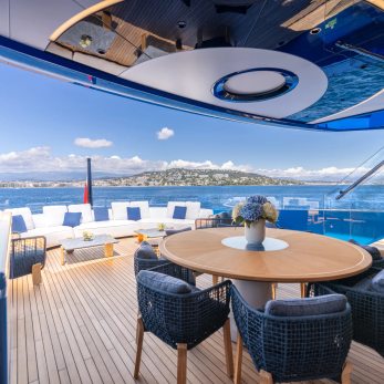 Sui Generis yacht interior 3