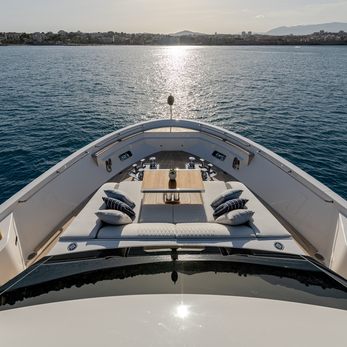Match yacht exterior 10