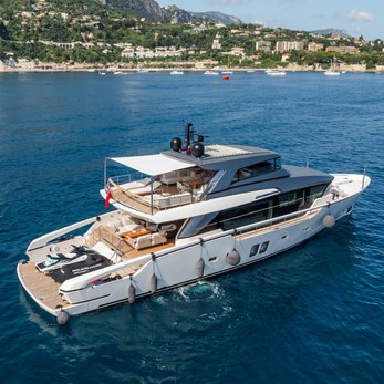 Bella Bianco yacht exterior 2