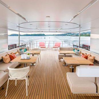 Graycliffs yacht interior 3