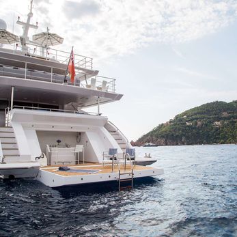 Bamboo yacht exterior 5