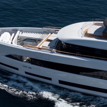 Sirena 42M/01 yacht exterior 2